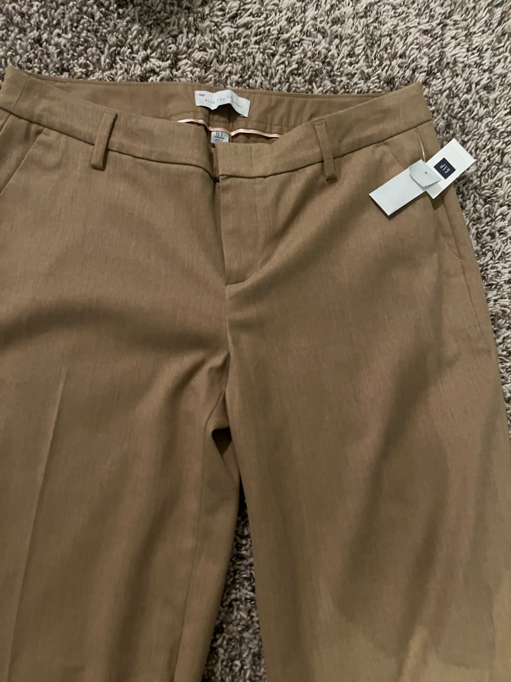 GAP WIDE LEG.
ALL-DAY COMFORT.